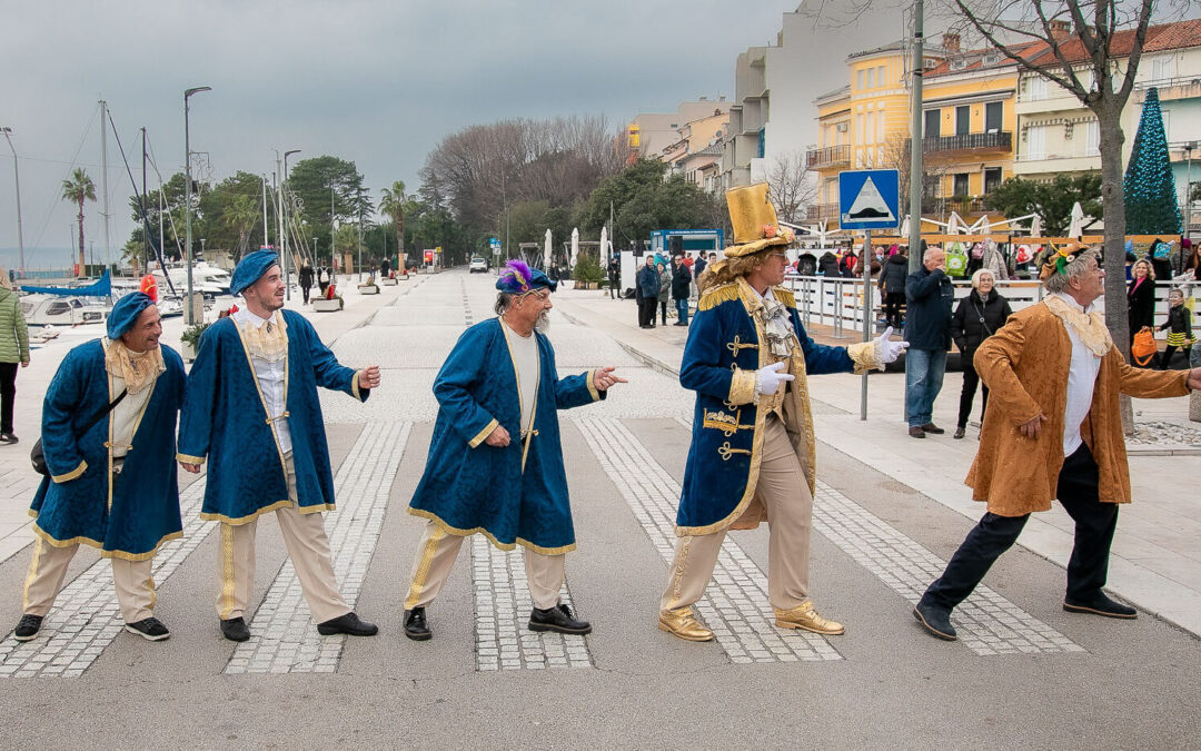 Maškare preuzele ključ grada uz klizanje pod maskama